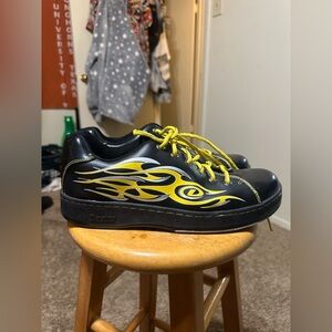 Vintage Dexter “ triple yellow flame” bowling shoes 90s size 11.5